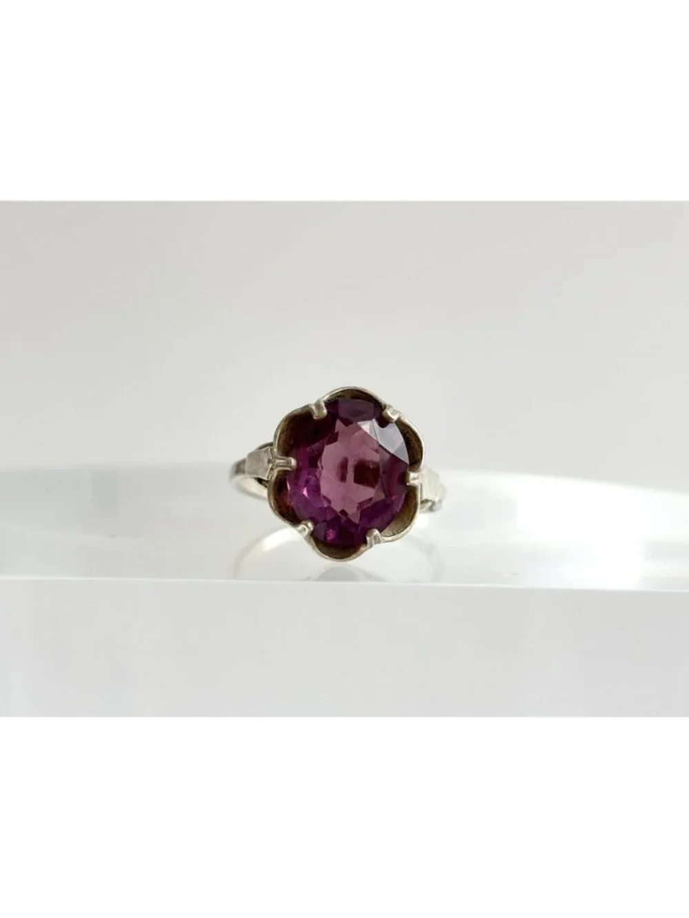 Amethyst Gemstone Scalloped Floral Sterling Silver 925 Vintage Ring - sz 7.5